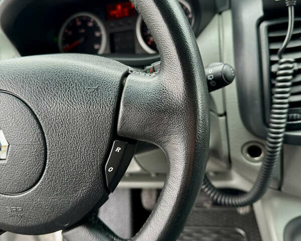 Рено Трафик 2013 в Полтаве на Automoto.ua Серый Рено Трафик, объемом двигателя 2 л и пробегом 138 тыс. км за 17750 $, фото 24 на Automoto.ua