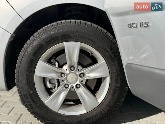 Сірий Рено Трафік, об'ємом двигуна 2 л та пробігом 240 тис. км за 13700 $, фото 46 на Automoto.ua