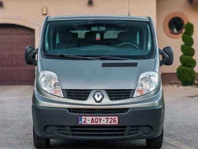 Серый Рено Трафик, объемом двигателя 2 л и пробегом 185 тыс. км за 6700 $, фото 3 на Automoto.ua