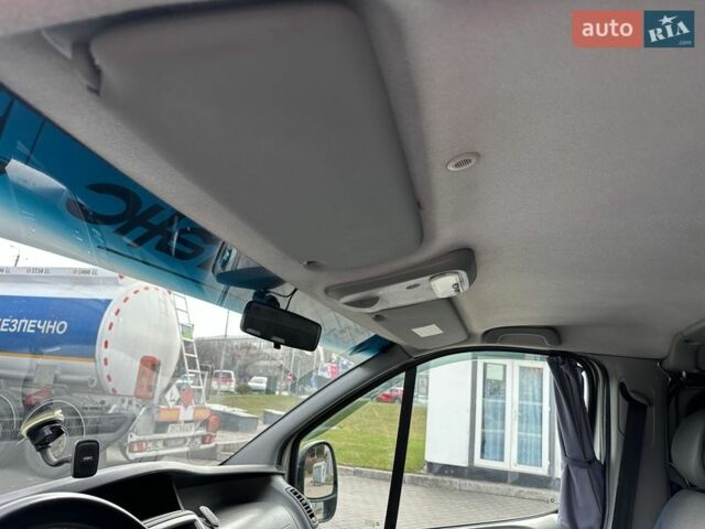 Серый Рено Трафик, объемом двигателя 2 л и пробегом 330 тыс. км за 13900 $, фото 27 на Automoto.ua