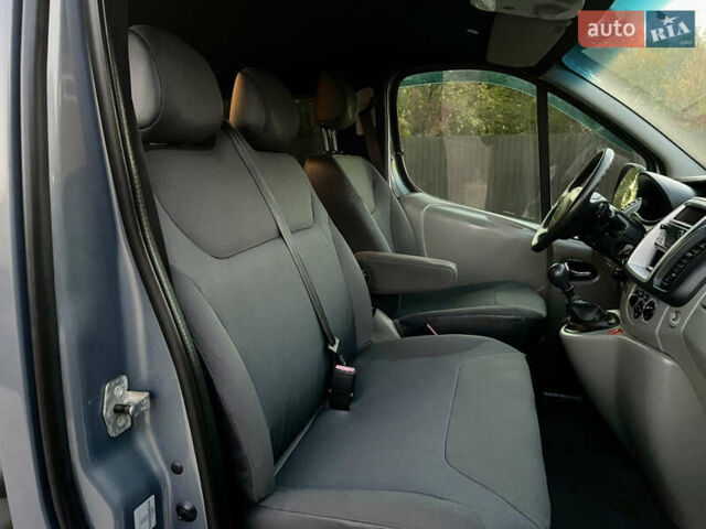 Серый Рено Трафик, объемом двигателя 2 л и пробегом 299 тыс. км за 14499 $, фото 57 на Automoto.ua