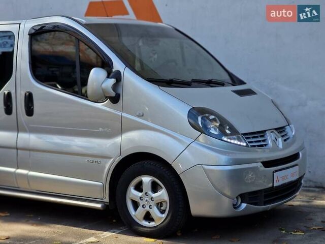 Серый Рено Трафик, объемом двигателя 2 л и пробегом 235 тыс. км за 16490 $, фото 18 на Automoto.ua