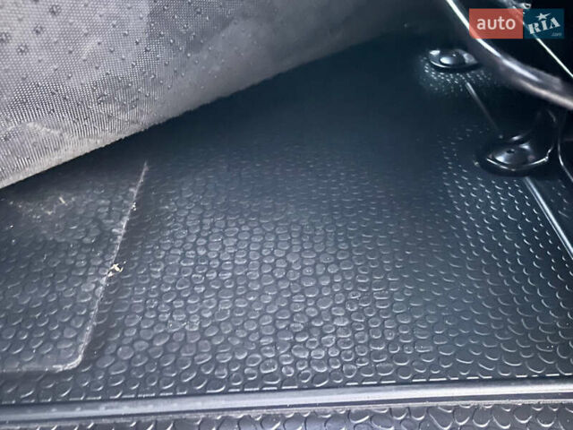 Серый Рено Трафик, объемом двигателя 2 л и пробегом 299 тыс. км за 14499 $, фото 33 на Automoto.ua