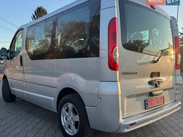 Сірий Рено Трафік, об'ємом двигуна 2 л та пробігом 226 тис. км за 14200 $, фото 2 на Automoto.ua