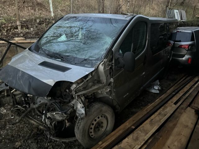 Сірий Рено Трафік, об'ємом двигуна 2 л та пробігом 260 тис. км за 6900 $, фото 2 на Automoto.ua