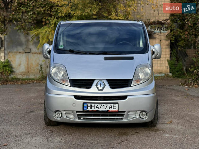 Сірий Рено Трафік, об'ємом двигуна 2 л та пробігом 340 тис. км за 12600 $, фото 1 на Automoto.ua