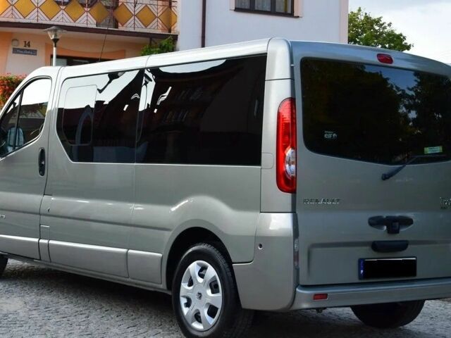 Серый Рено Трафик, объемом двигателя 2 л и пробегом 127 тыс. км за 9400 $, фото 5 на Automoto.ua