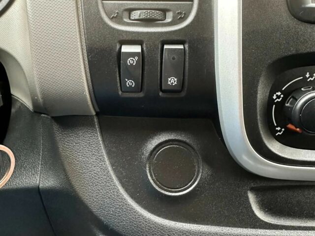 Сірий Рено Трафік, об'ємом двигуна 1.6 л та пробігом 173 тис. км за 8700 $, фото 10 на Automoto.ua