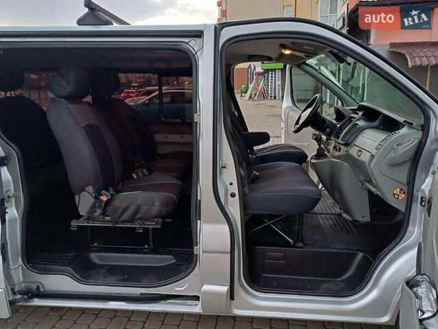 Серый Рено Трафик, объемом двигателя 2 л и пробегом 239 тыс. км за 15800 $, фото 9 на Automoto.ua