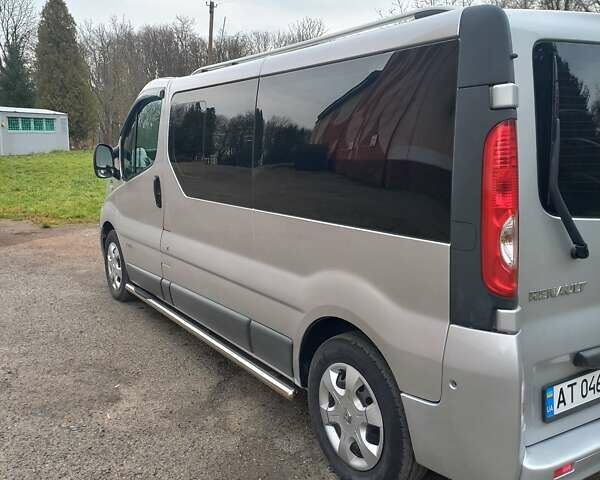 Серый Рено Трафик, объемом двигателя 2 л и пробегом 305 тыс. км за 15300 $, фото 7 на Automoto.ua