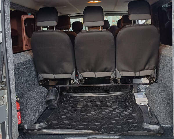 Серый Рено Трафик, объемом двигателя 2 л и пробегом 239 тыс. км за 15800 $, фото 5 на Automoto.ua