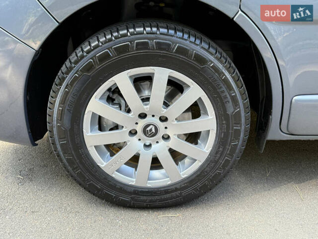 Сірий Рено Трафік, об'ємом двигуна 2 л та пробігом 267 тис. км за 16800 $, фото 20 на Automoto.ua