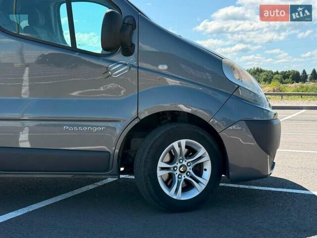 Серый Рено Трафик, объемом двигателя 2 л и пробегом 312 тыс. км за 16000 $, фото 11 на Automoto.ua