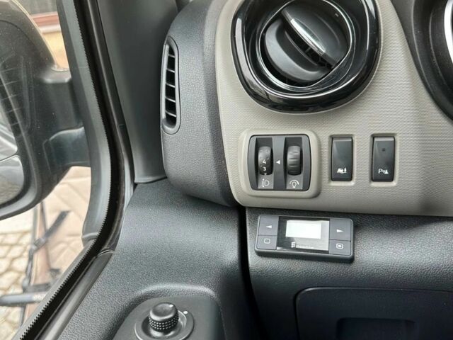 Серый Рено Трафик, объемом двигателя 1.6 л и пробегом 173 тыс. км за 8200 $, фото 6 на Automoto.ua