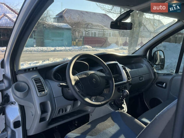 Серый Рено Трафик, объемом двигателя 2 л и пробегом 302 тыс. км за 15300 $, фото 33 на Automoto.ua