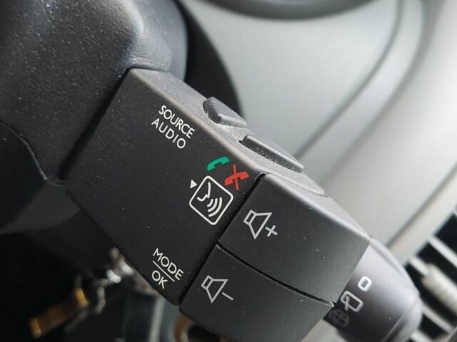 Сірий Рено Трафік, об'ємом двигуна 2 л та пробігом 130 тис. км за 8900 $, фото 2 на Automoto.ua