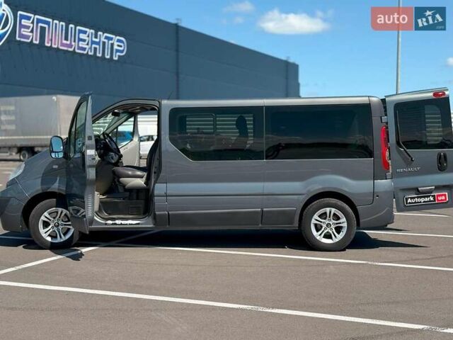 Серый Рено Трафик, объемом двигателя 2 л и пробегом 312 тыс. км за 16000 $, фото 28 на Automoto.ua