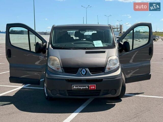 Серый Рено Трафик, объемом двигателя 2 л и пробегом 312 тыс. км за 16000 $, фото 26 на Automoto.ua