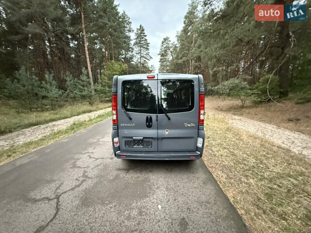 Серый Рено Трафик, объемом двигателя 2 л и пробегом 196 тыс. км за 17800 $, фото 51 на Automoto.ua