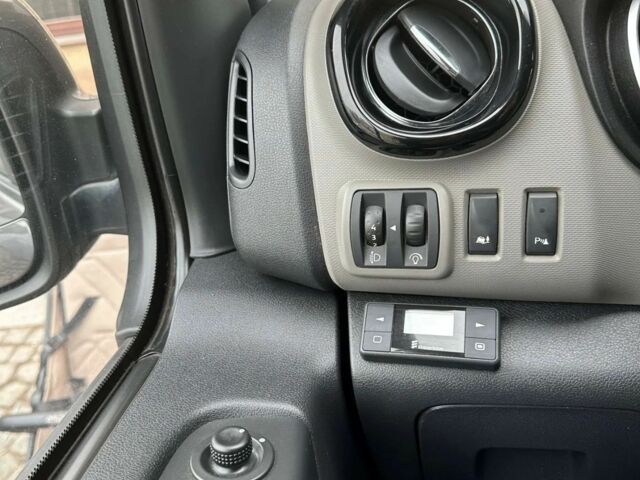 Сірий Рено Трафік, об'ємом двигуна 1.6 л та пробігом 173 тис. км за 8700 $, фото 13 на Automoto.ua