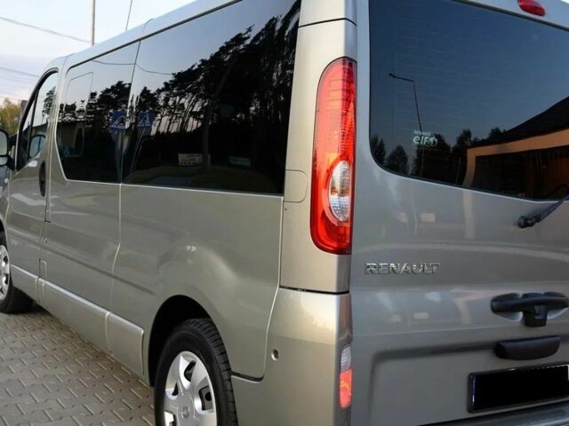 Серый Рено Трафик, объемом двигателя 2 л и пробегом 127 тыс. км за 9400 $, фото 12 на Automoto.ua