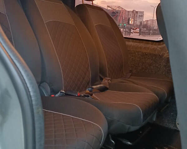 Серый Рено Трафик, объемом двигателя 2 л и пробегом 239 тыс. км за 15800 $, фото 8 на Automoto.ua