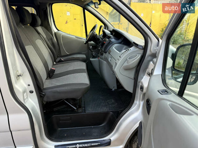 Сірий Рено Трафік, об'ємом двигуна 2 л та пробігом 340 тис. км за 12600 $, фото 12 на Automoto.ua