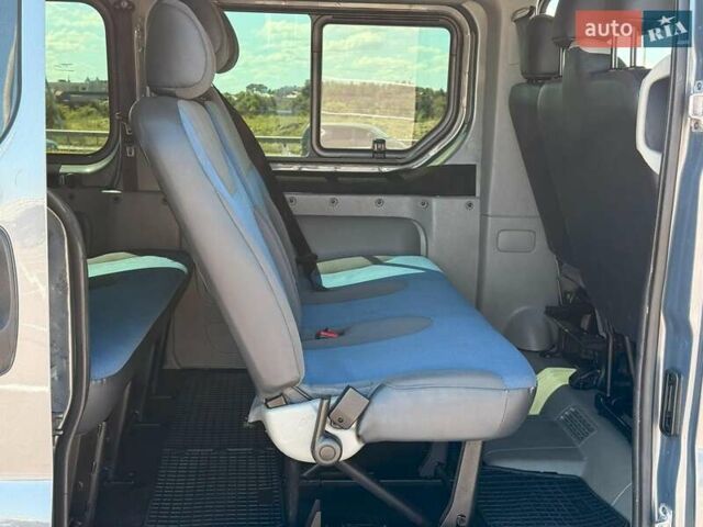 Серый Рено Трафик, объемом двигателя 2 л и пробегом 312 тыс. км за 16000 $, фото 18 на Automoto.ua