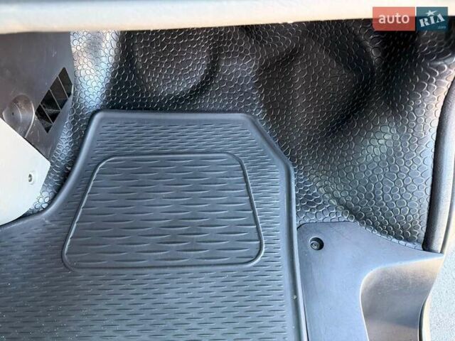 Серый Рено Трафик, объемом двигателя 2 л и пробегом 312 тыс. км за 16000 $, фото 15 на Automoto.ua