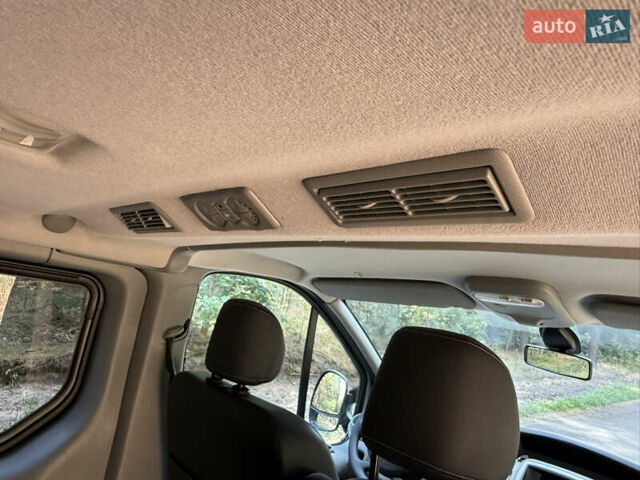 Сірий Рено Трафік, об'ємом двигуна 2 л та пробігом 267 тис. км за 16800 $, фото 51 на Automoto.ua