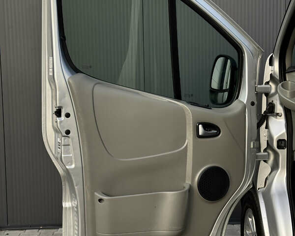 Рено Трафик 2014 в Луцке на Automoto.ua Серый Рено Трафик, объемом двигателя 2 л и пробегом 150 тыс. км за 18399 $, фото 41 на Automoto.ua