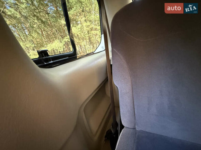 Сірий Рено Трафік, об'ємом двигуна 2 л та пробігом 267 тис. км за 16800 $, фото 55 на Automoto.ua