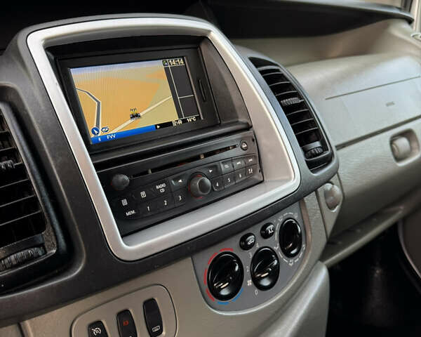 Рено Трафик 2014 в Луцке на Automoto.ua Серый Рено Трафик, объемом двигателя 2 л и пробегом 150 тыс. км за 18399 $, фото 50 на Automoto.ua