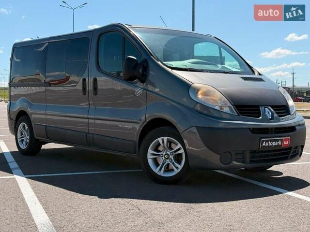 Серый Рено Трафик, объемом двигателя 2 л и пробегом 312 тыс. км за 16000 $, фото 2 на Automoto.ua
