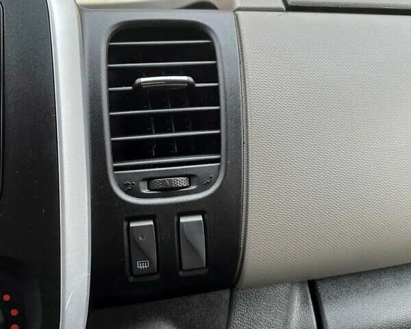 Серый Рено Трафик, объемом двигателя 1.6 л и пробегом 174 тыс. км за 11000 $, фото 17 на Automoto.ua