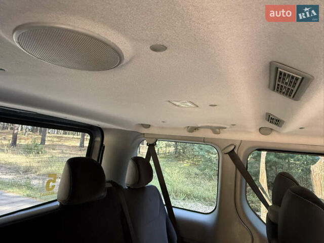 Сірий Рено Трафік, об'ємом двигуна 2 л та пробігом 267 тис. км за 16800 $, фото 52 на Automoto.ua