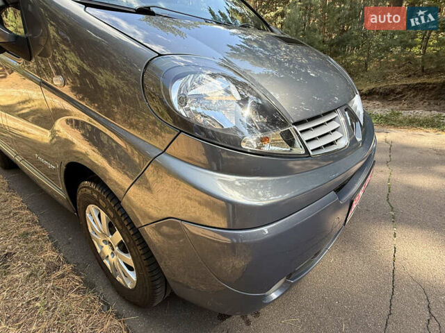Сірий Рено Трафік, об'ємом двигуна 2 л та пробігом 267 тис. км за 16800 $, фото 23 на Automoto.ua