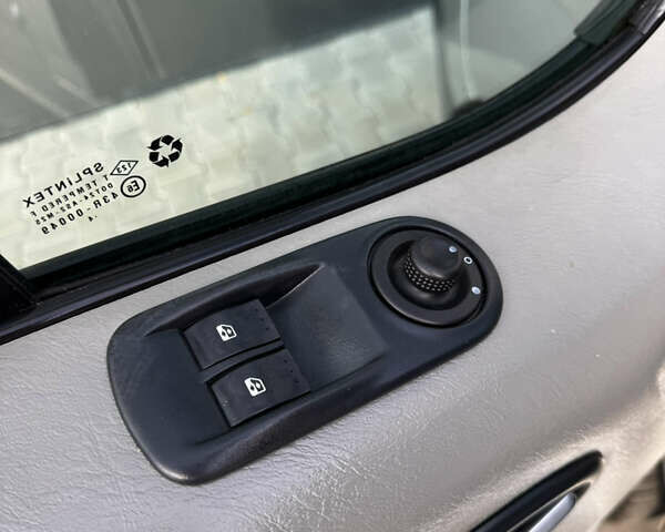 Рено Трафик 2014 в Луцке на Automoto.ua Серый Рено Трафик, объемом двигателя 2 л и пробегом 150 тыс. км за 18399 $, фото 42 на Automoto.ua