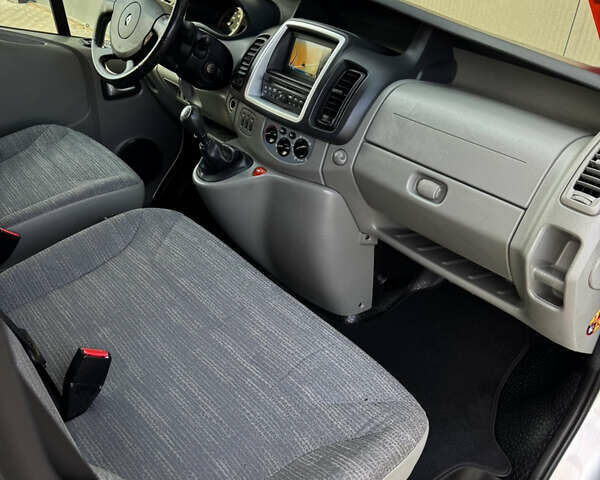 Рено Трафик 2014 в Луцке на Automoto.ua Серый Рено Трафик, объемом двигателя 2 л и пробегом 150 тыс. км за 18399 $, фото 61 на Automoto.ua