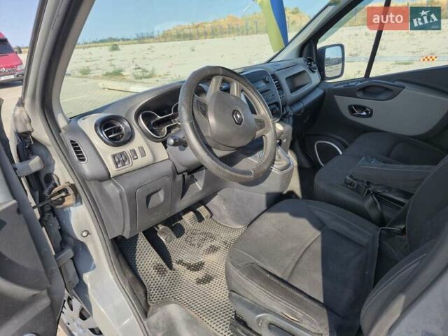 Серый Рено Трафик, объемом двигателя 2 л и пробегом 453 тыс. км за 13399 $, фото 17 на Automoto.ua