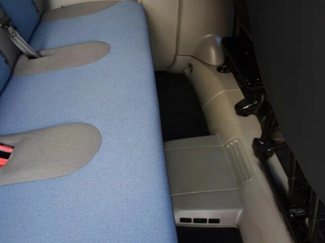 Серый Рено Трафик, объемом двигателя 2 л и пробегом 127 тыс. км за 9400 $, фото 22 на Automoto.ua