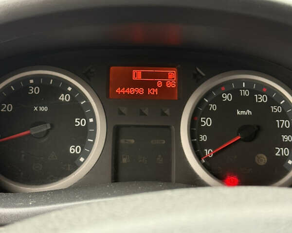 Серый Рено Трафик, объемом двигателя 2 л и пробегом 444 тыс. км за 16000 $, фото 13 на Automoto.ua