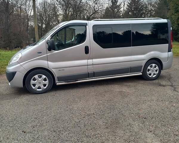 Серый Рено Трафик, объемом двигателя 2 л и пробегом 305 тыс. км за 15300 $, фото 6 на Automoto.ua