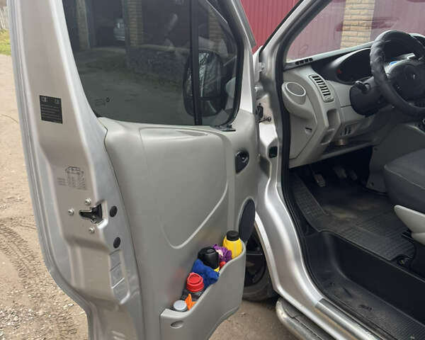 Серый Рено Трафик, объемом двигателя 2 л и пробегом 300 тыс. км за 13750 $, фото 8 на Automoto.ua