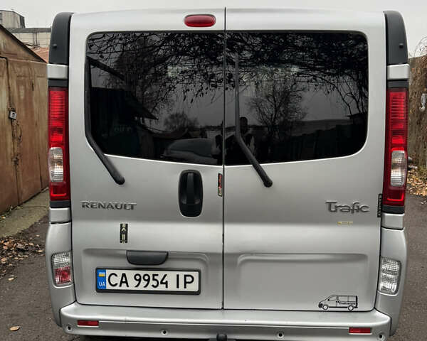 Серый Рено Трафик, объемом двигателя 2 л и пробегом 444 тыс. км за 16000 $, фото 6 на Automoto.ua