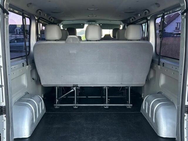 Сірий Рено Трафік, об'ємом двигуна 2 л та пробігом 191 тис. км за 8900 $, фото 16 на Automoto.ua