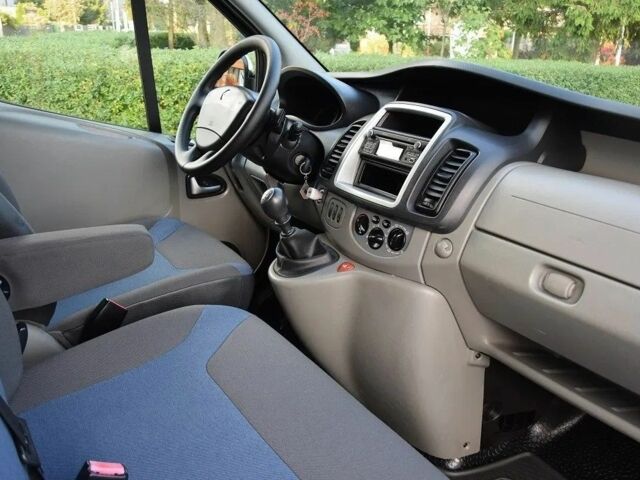 Серый Рено Трафик, объемом двигателя 2 л и пробегом 127 тыс. км за 9400 $, фото 17 на Automoto.ua