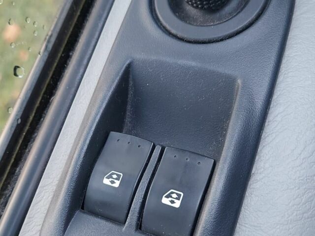 Сірий Рено Трафік, об'ємом двигуна 2 л та пробігом 130 тис. км за 8900 $, фото 13 на Automoto.ua