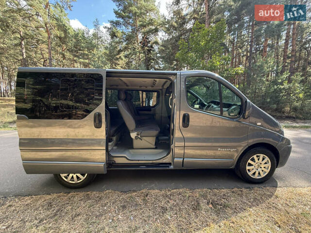 Сірий Рено Трафік, об'ємом двигуна 2 л та пробігом 267 тис. км за 16800 $, фото 59 на Automoto.ua