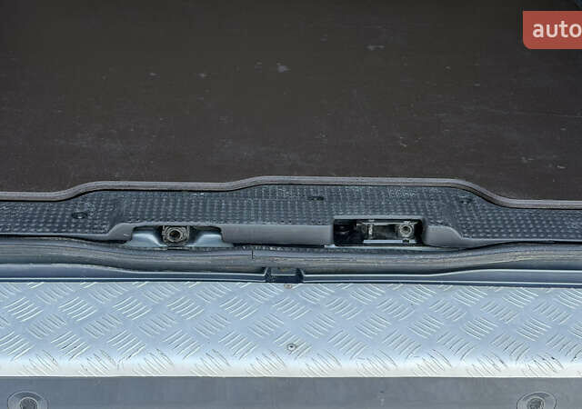 Серый Рено Трафик, объемом двигателя 2 л и пробегом 218 тыс. км за 16777 $, фото 16 на Automoto.ua